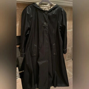 VTG British Mist Black Gold Made in Belarus Raincoat Cape Trench Old Money Sz 12